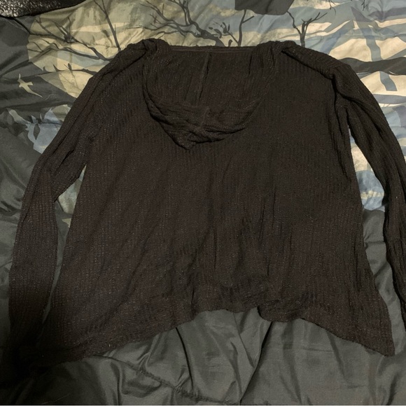 Black Scoop Neck Light Hoodie | Aeropostale - Picture 2 of 4